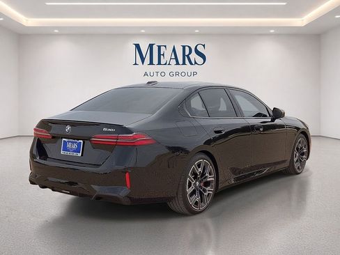 Used 2024 BMW 530i w/ M Sport Package RWD image 5