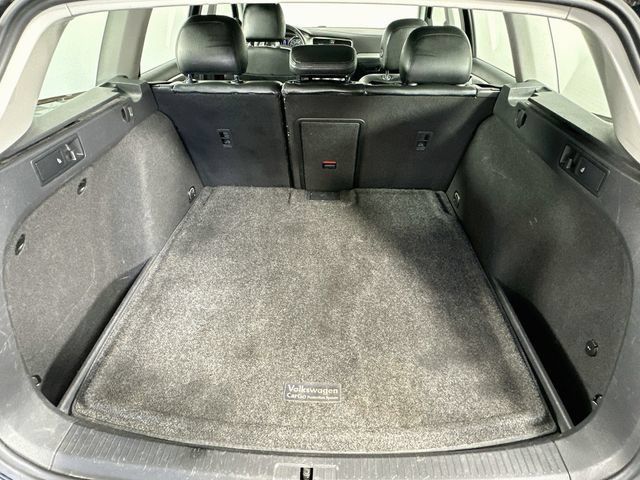 Used 2017 Volkswagen Golf S AWD/4WD image 28
