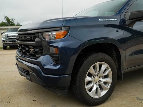 Used 2022 Chevrolet Silverado 1500 Custom AWD/4WD image 17
