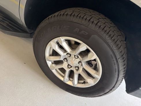 Used 2025 Chevrolet Tahoe LT AWD/4WD image 6