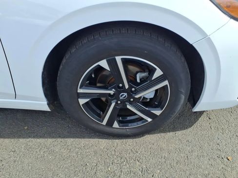 Used 2024 Nissan Sentra SV image 9