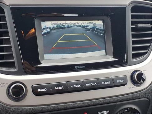 Used 2019 Hyundai Accent SE FWD image 9