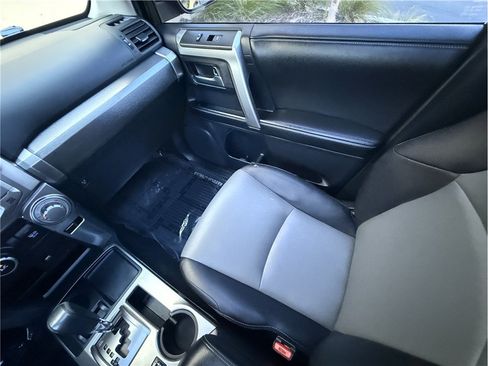 Used 2015 Toyota 4Runner SR5 Premium RWD image 11