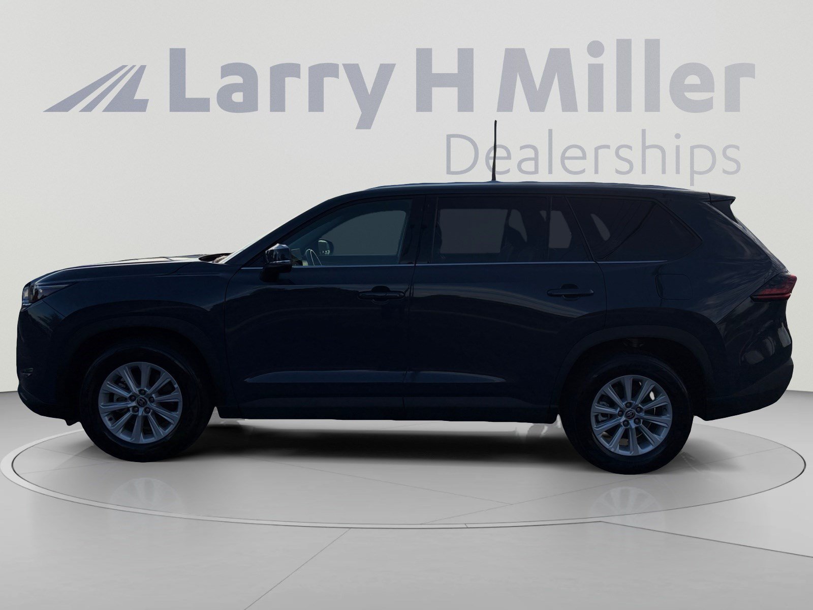 Used 2025 Toyota Grand Highlander AWD image 2