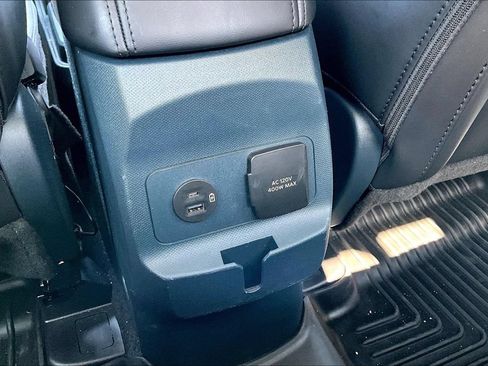 Used 2024 Ford Maverick Lariat w/ Black Appearance Package FWD image 10