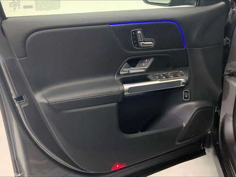 Used 2026 Mercedes-Benz GLB 250 image 19