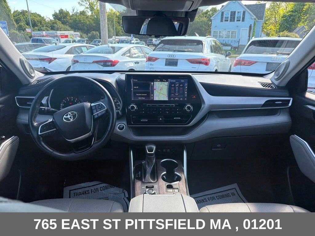Used 2021 Toyota Highlander Platinum AWD/4WD image 20
