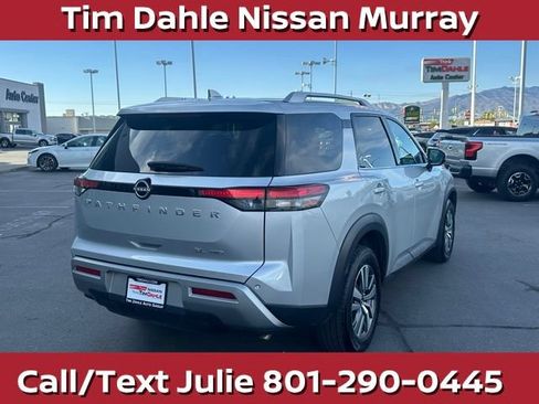 Used 2025 Nissan Pathfinder SL AWD/4WD image 11