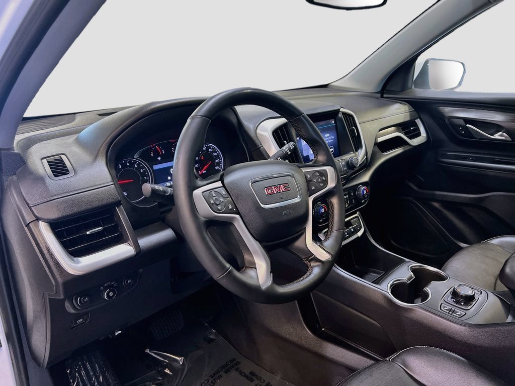 Used 2024 GMC Terrain SLT AWD/4WD image 9