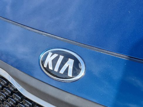 Used 2018 Kia Niro LX image 28