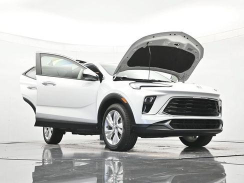 Used 2024 Buick Encore GX Preferred w/ Comfort Package FWD image 48