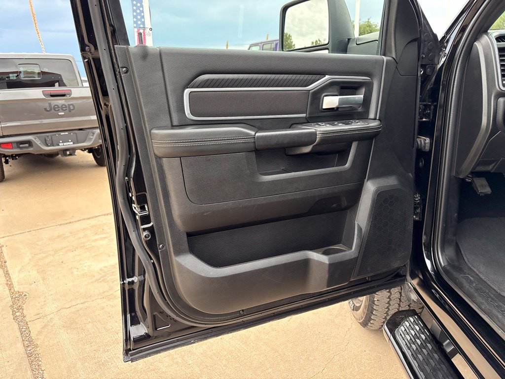 Used 2025 RAM 2500 Big Horn AWD/4WD image 13