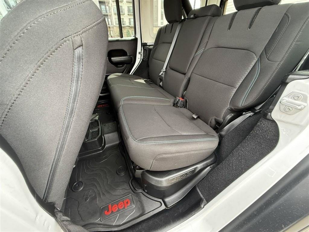 Used 2023 Jeep Wrangler Unlimited Rubicon 4xe w/ Cold Weather Group AWD/4WD image 28
