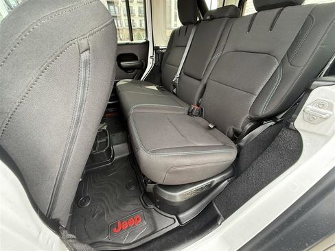 Used 2023 Jeep Wrangler Unlimited Rubicon 4xe w/ Cold Weather Group AWD/4WD image 28