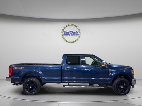 Used 2017 Ford F250 XLT w/ XLT Premium Package AWD/4WD image 6