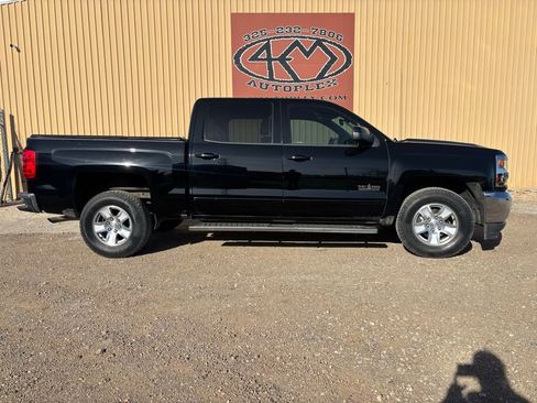 Used 2018 Chevrolet Silverado 1500 LT w/ LT Eassist Package image 8