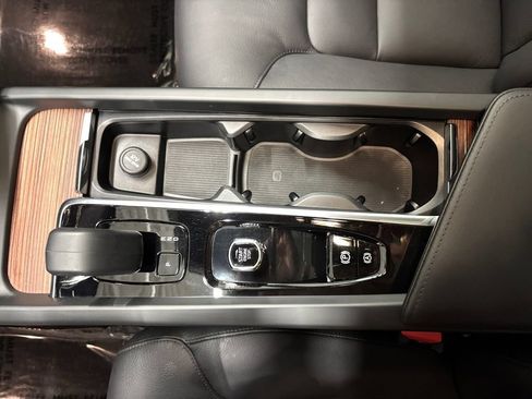 Used 2024 Volvo XC60 B5 Plus w/ Protection Package Premier AWD/4WD image 22