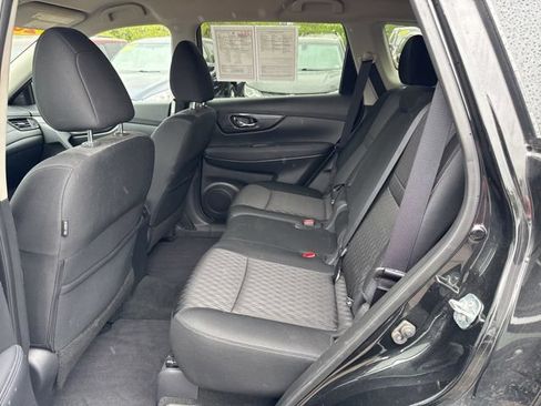 Used 2018 Nissan Rogue SV AWD/4WD image 18