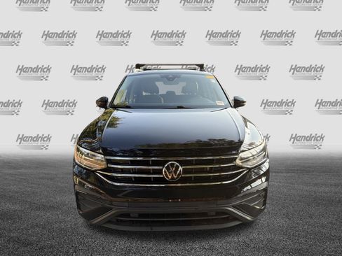 Used 2022 Volkswagen Tiguan SE FWD image 3