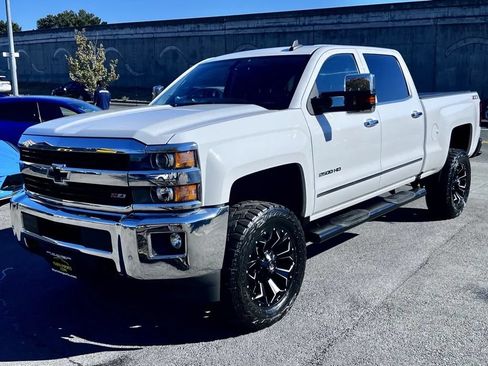 Used 2016 Chevrolet Silverado 2500 LTZ w/ LTZ Plus Package AWD/4WD image 7