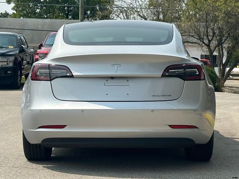 Used 2018 Tesla Model 3 Long Range image 8