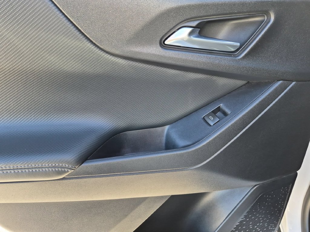 Used 2026 Chevrolet Equinox LT FWD image 23