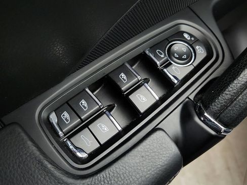 Used 2017 Porsche Cayenne S AWD/4WD image 24