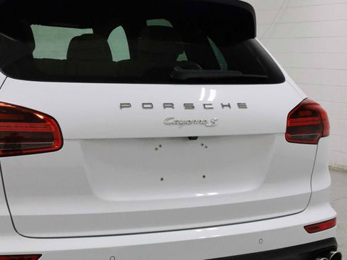 Used 2015 Porsche Cayenne S AWD/4WD image 8