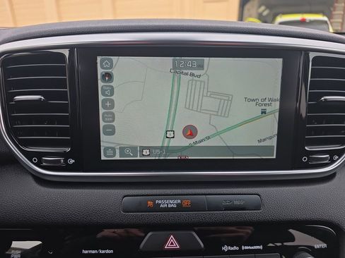 Used 2021 Kia Sportage EX w/ EX Technology Package image 34