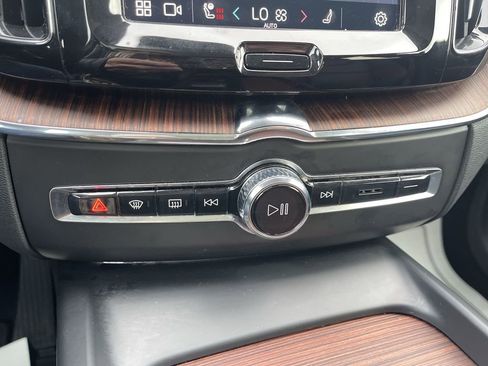 Used 2024 Volvo XC60 B5 Plus image 26