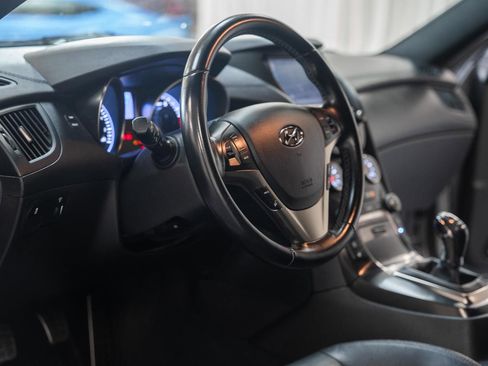 Used 2015 Hyundai Genesis 3.8 RWD image 23