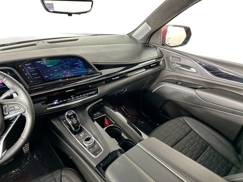 Used 2024 Cadillac Escalade ESV V w/ LPO, ONYX Package AWD/4WD image 24