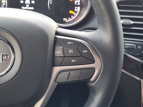Used 2019 Jeep Grand Cherokee Limited AWD/4WD image 37