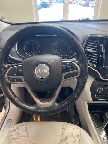 Used 2020 Jeep Cherokee Limited FWD image 19