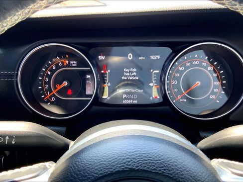 Used 2020 Jeep Gladiator Overland AWD/4WD image 25