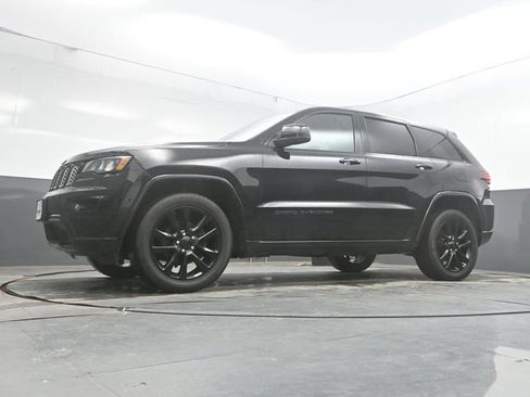 Used 2018 Jeep Grand Cherokee Altitude AWD/4WD image 36