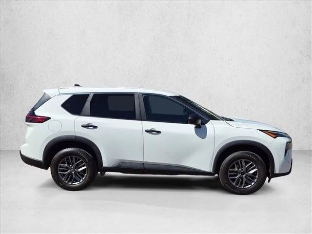 Used 2024 Nissan Rogue S AWD/4WD image 4