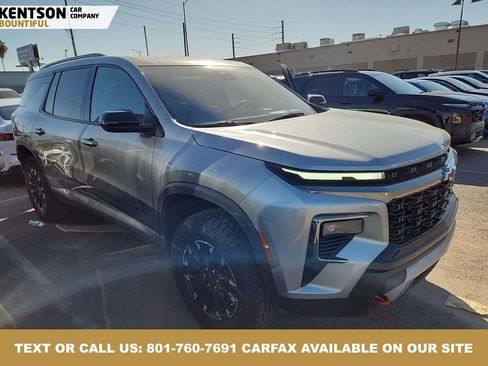 Used 2025 Chevrolet Traverse Z71 image 1