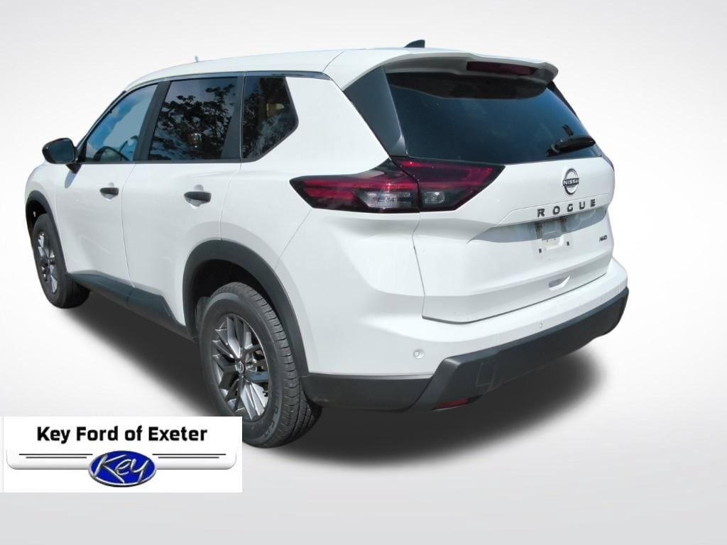 Used 2024 Nissan Rogue S AWD/4WD image 9