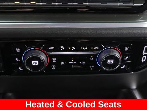 Used 2025 Chevrolet Silverado 3500 High Country w/ High Country Premium Package AWD/4WD image 4