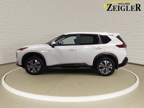 Certified 2023 Nissan Rogue SV image 8