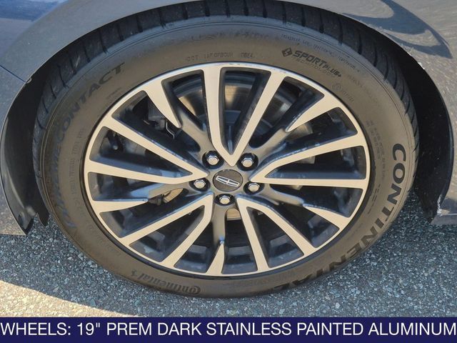 Used 2017 Lincoln Continental Select AWD/4WD image 29