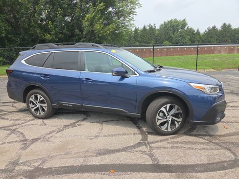 Used 2022 Subaru Outback Limited AWD/4WD image 3