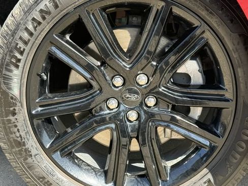 Used 2021 Ford Edge ST-Line FWD image 9