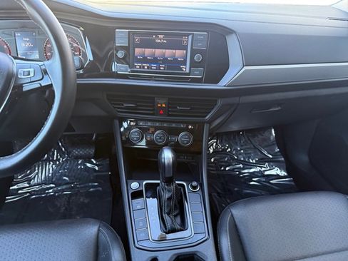 Used 2021 Volkswagen Jetta SE image 15
