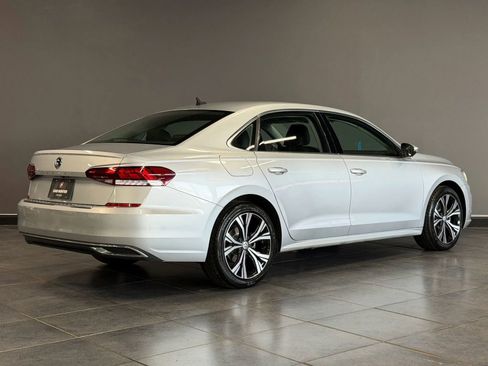 Used 2021 Volkswagen Passat 2.0T SE image 5