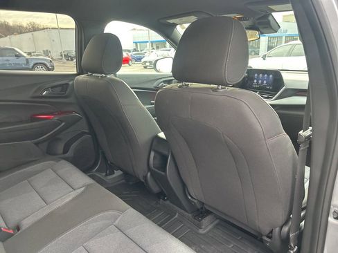 Used 2024 Chevrolet Trax RS w/ Driver Confidence Package image 38