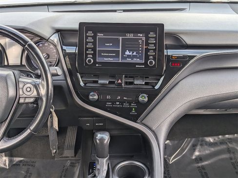 Used 2021 Toyota Camry SE image 14