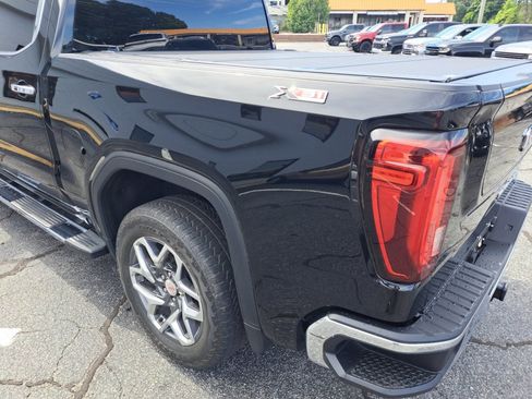 Used 2023 GMC Sierra 1500 SLT w/ SLT Premium Package AWD/4WD image 19