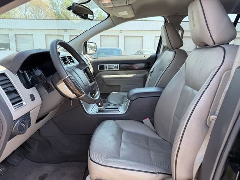 Used 2008 Lincoln MKX AWD image 2